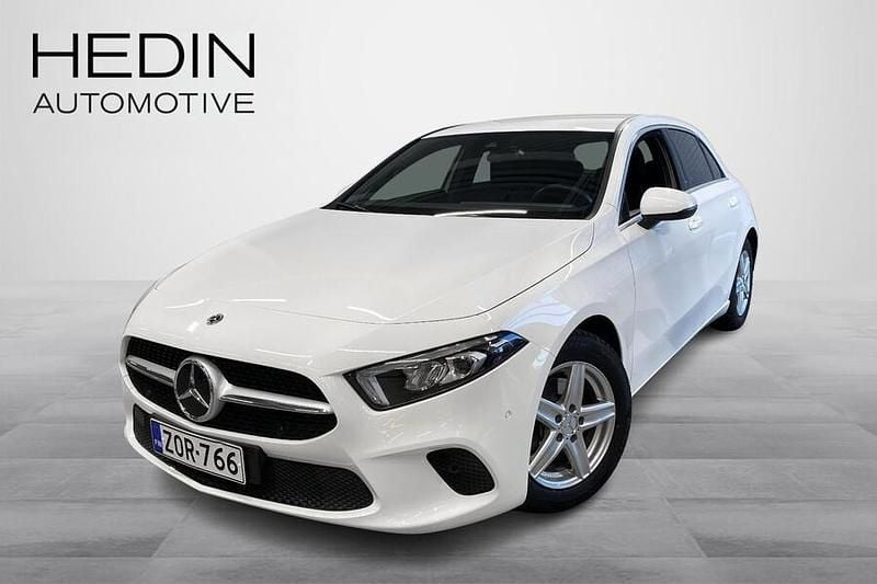 Valkoinen Käytetty 2023 Mercedes A180 Edition Viistoperä | 28 500 € (Perustarjous) - Kuva 1/3
