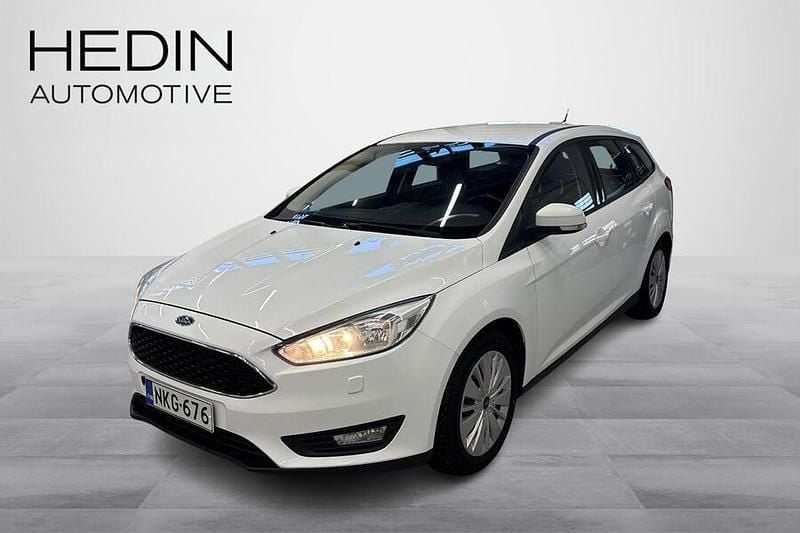 Käytetty Ford Focus Trend 125 HP (91 kW) 2016 Valkoinen Farmari