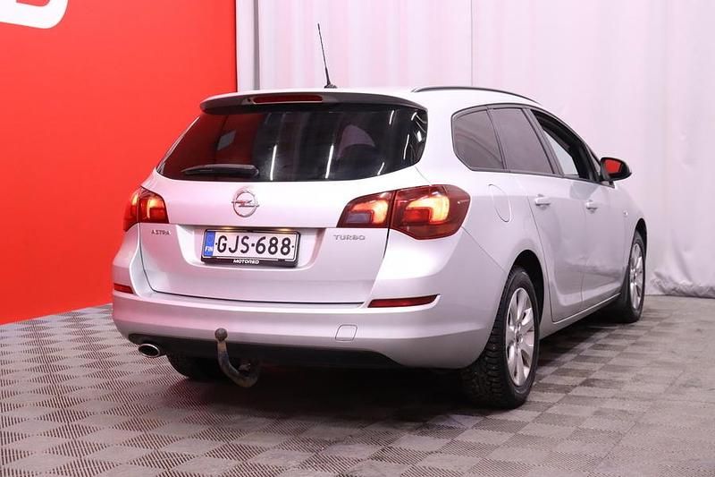 Käytetty Opel Astra Sport 140 HP (102 kW) 2012 Farmari