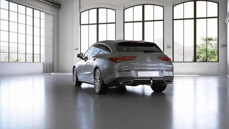 Käytetty Mercedes CLA250 Business 224 HP (164 kW) 2019 Harmaa Sedan