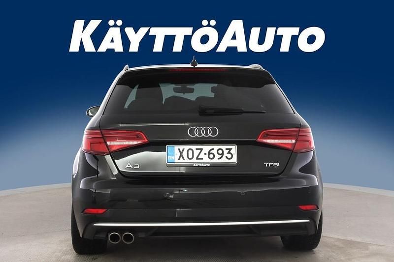 Käytetty Audi A3 Sportback Advanced 150 HP (110 kW) 2018 Musta Viistoperä