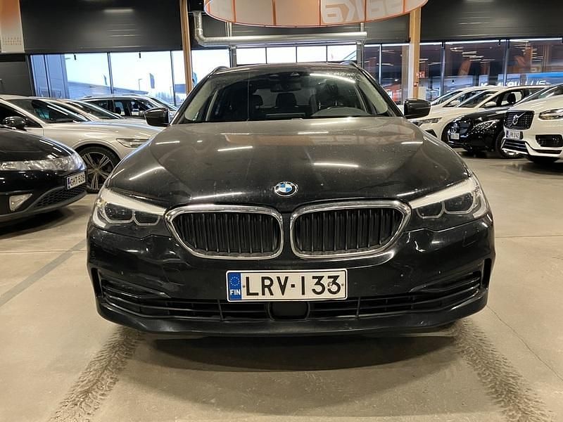 Käytetty BMW 520 Sport Line 190 HP (139 kW) 2020 Farmari