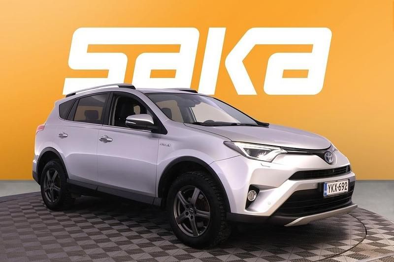 Käytetty Toyota RAV4 Hybrid Premium 155 HP (114 kW) 2016 Katumaasturi