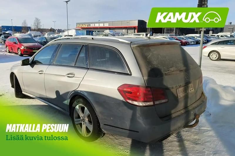 Käytetty Mercedes E200 136 HP (100 kW) 2014 Hopea / harmaa Farmari