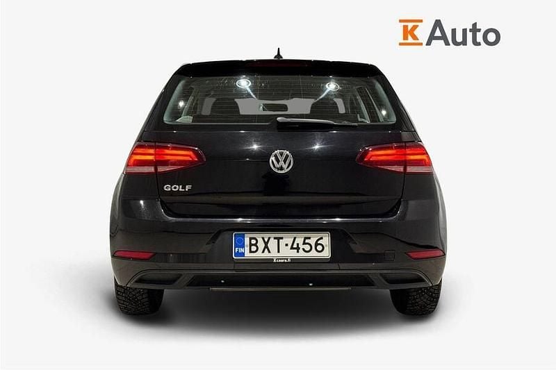 Käytetty VW Golf VII Trendline 86 HP (63 kW) 2019 Musta Viistoperä