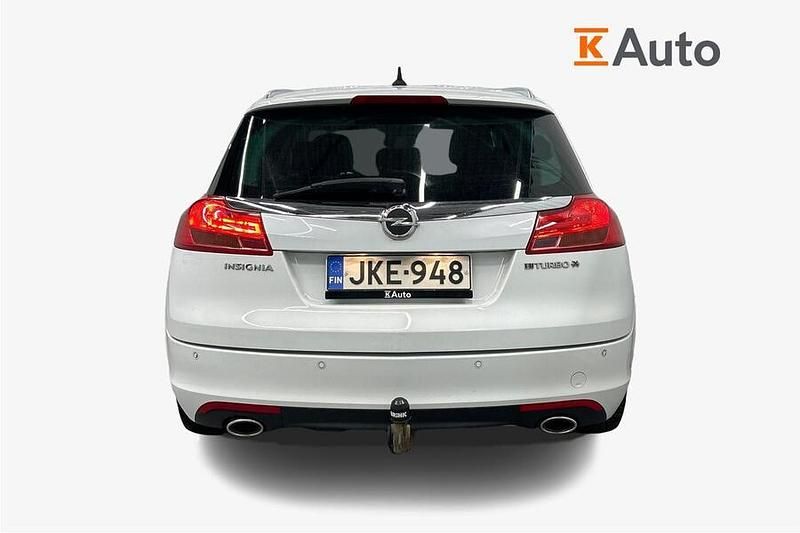 Käytetty Opel Insignia Edition 194 HP (142 kW) 2012 Valkoinen Farmari