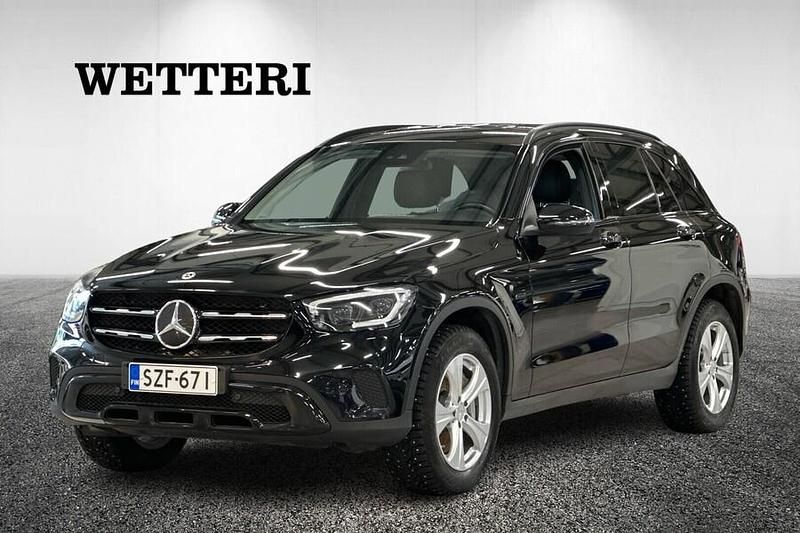 Musta Käytetty 2022 Mercedes GLC300e Business Katumaasturi | 41 900 € (Kallis) - Kuva 1/4