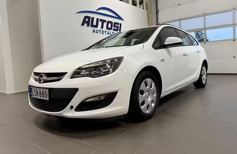Käytetty Opel Astra Enjoy 110 HP (80 kW) 2013 Valkoinen Farmari