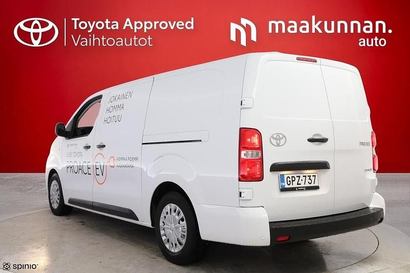 Käytetty Toyota Proace Comfort 100 kW (136 HP) 2024 Valkoinen Tila-auto