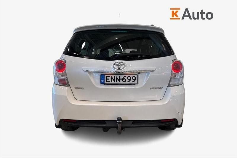 Käytetty Toyota Verso Multidrive S 147 HP (108 kW) 2015 Valkoinen Tila-auto