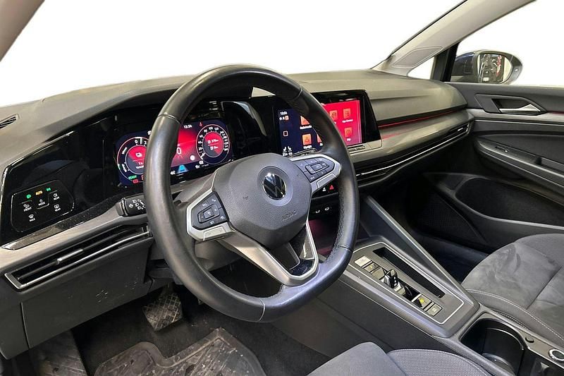 Käytetty VW Golf VIII Style 201 HP (147 kW) 2021 Sininen Viistoperä