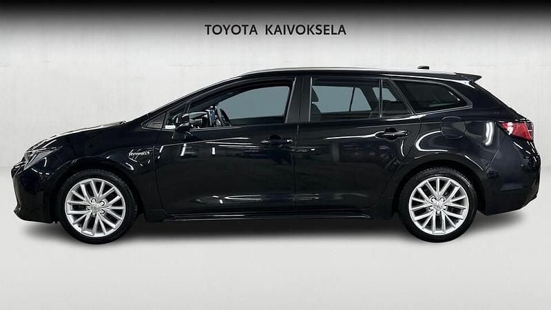 Käytetty Toyota Corolla Active 122 HP (89 kW) 2020 Musta Farmari
