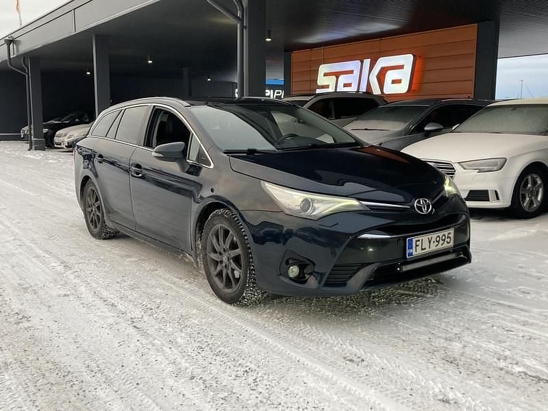 Käytetty 2016 Toyota Avensis Premium Farmari | 13 490 € (Hieman kallis) - Kuva 1/4