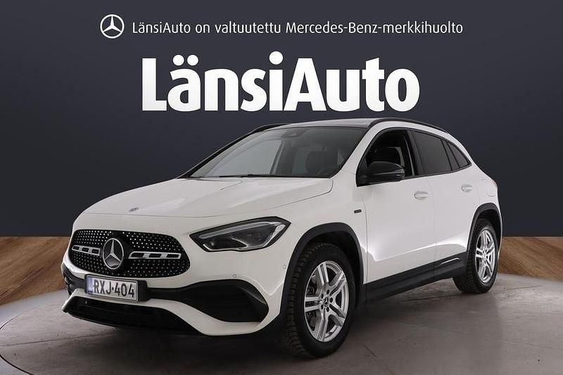 Käytetty Mercedes GLA250 Business 160 HP (117 kW) 2021 Valkoinen Katumaasturi