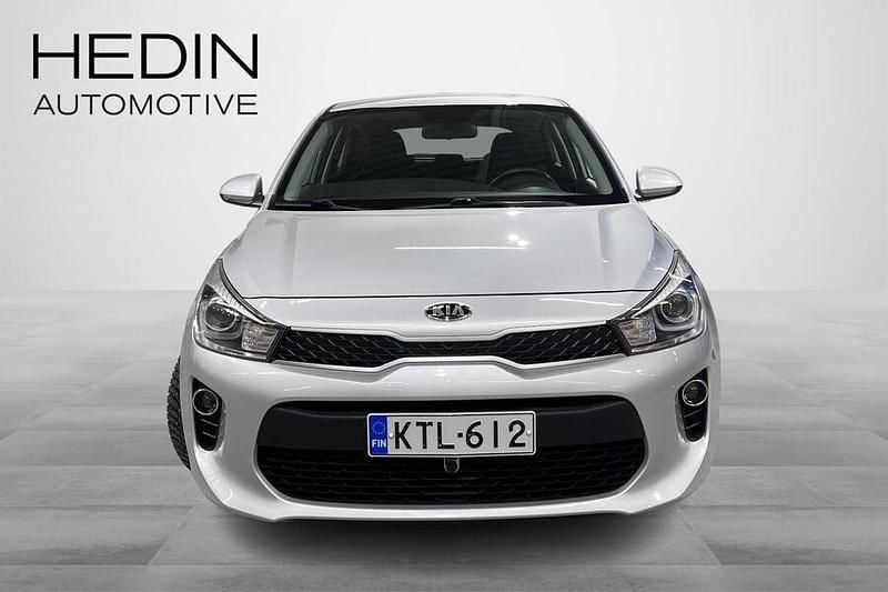 Käytetty Kia Rio LX 83 HP (61 kW) 2018 Hopea Viistoperä