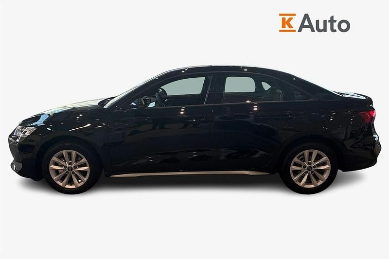 Uusi Audi A3 114 HP (83 kW) 2026 Musta Sedan