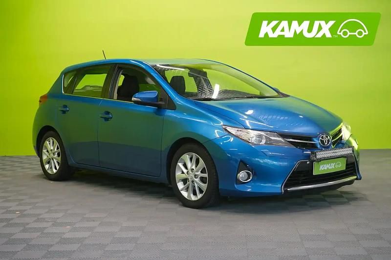Sininen Käytetty 2013 Toyota Auris Multidrive S Sedan | 7 470 € (Perustarjous) - Kuva 1/4
