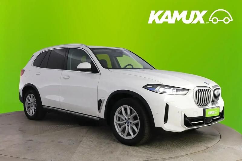Käytetty BMW X5 Comfort Edition 313 HP (230 kW) 2023 Valkoinen Katumaasturi