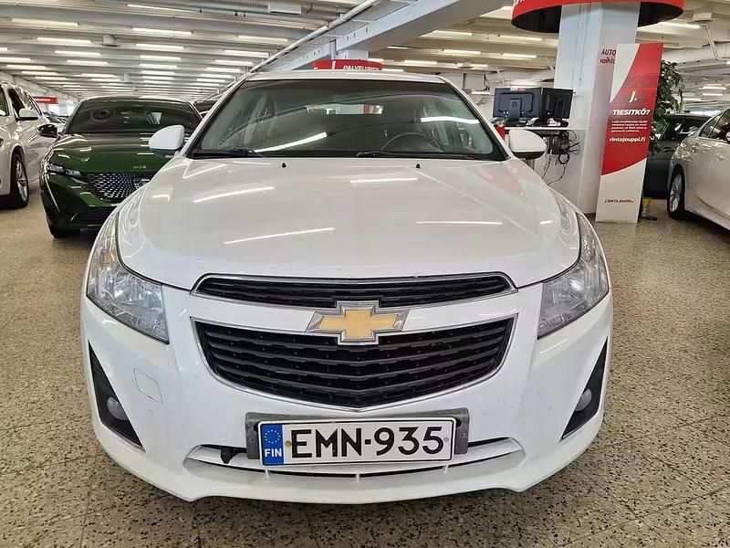 Käytetty Chevrolet Cruze LT 124 HP (91 kW) 2013 Valkoinen Viistoperä