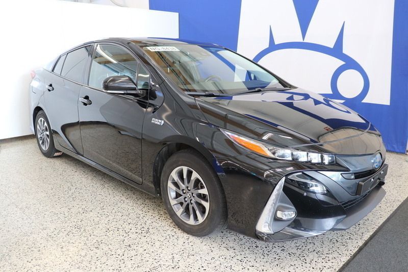 Musta Käytetty 2020 Toyota Prius Executive Viistoperä | 21 900 € (Perustarjous) - Kuva 1/4
