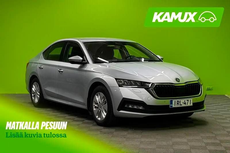 Käytetty Skoda Octavia Ambition 110 HP (80 kW) 2024 Hopea / harmaa Sedan