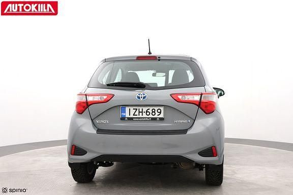 Käytetty Toyota Yaris Life 99 HP (72 kW) 2020 Harmaa Viistoperä