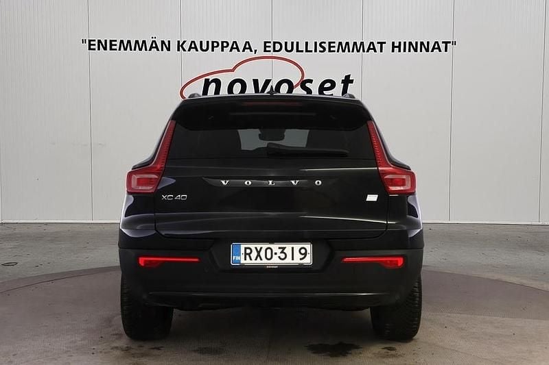 Käytetty Volvo XC40 Ultimate 169 kW (231 HP) 2023 Musta Katumaasturi