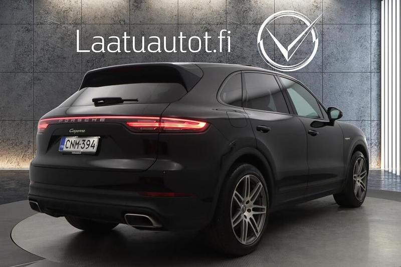 Käytetty Porsche Cayenne Sport 462 HP (339 kW) 2020 Katumaasturi