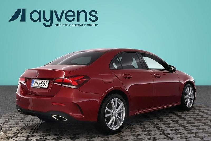 Käytetty Mercedes A250 Business 160 HP (117 kW) 2022 Punainen Sedan