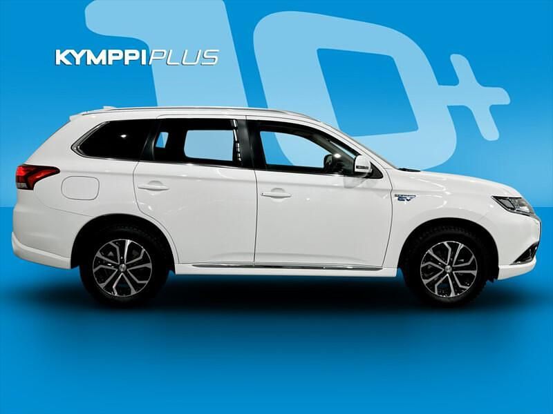 Käytetty Mitsubishi Outlander P-HEV Intense 121 HP (88 kW) 2015 Farmari