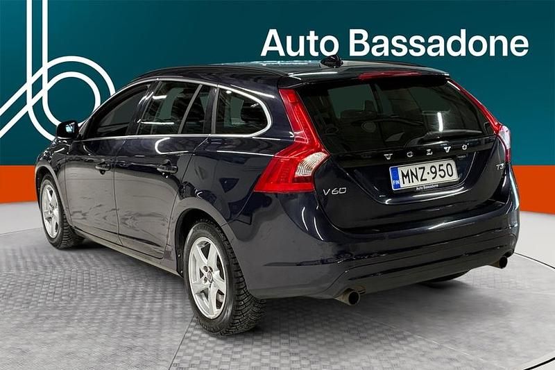Käytetty Volvo V60 Momentum 152 HP (111 kW) 2016 Farmari