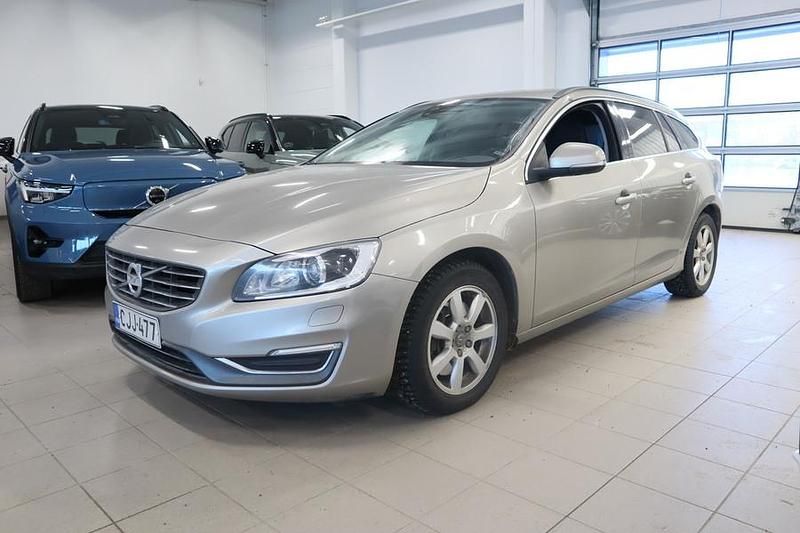 Käytetty Volvo V60 Business Edition 181 HP (133 kW) 2014 Ruskea Farmari