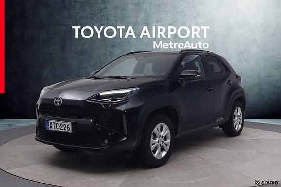 Musta Käytetty 2024 Toyota Yaris Cross Katumaasturi | 29 490 € (Hyvä tarjous) - Kuva 1/4