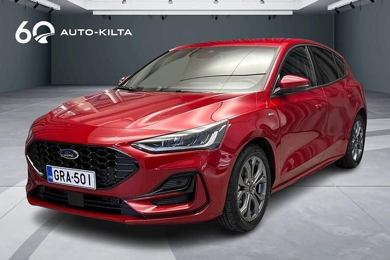 MYYTY Uusi 2025 Ford Focus ST-Line 158 HP Viistoperä