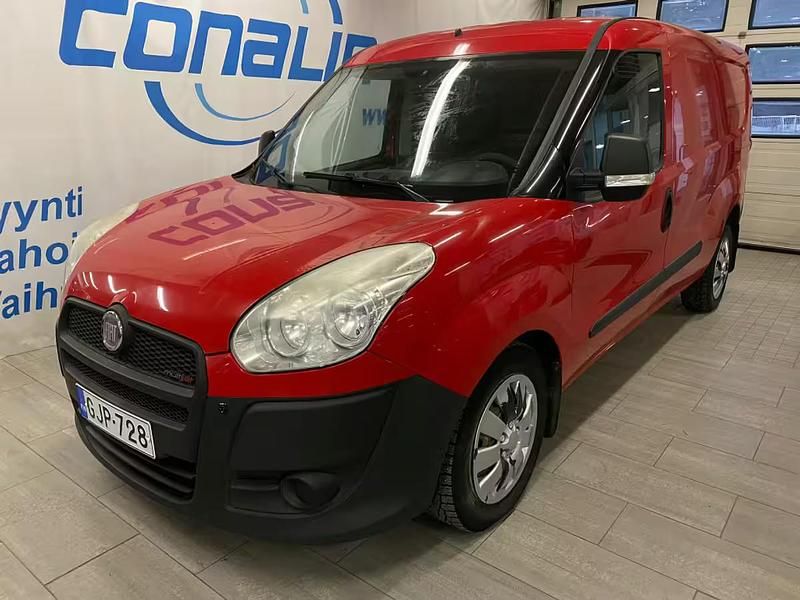 Punainen Käytetty 2012 Fiat Doblò Tila-auto | 4 999 € - Kuva 1/4
