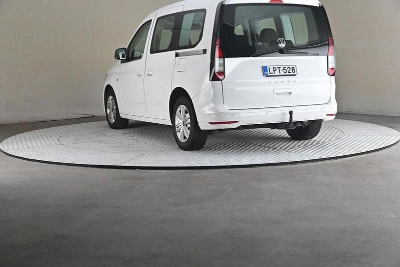 Käytetty VW Caddy Family 114 HP (83 kW) 2021 Tila-auto