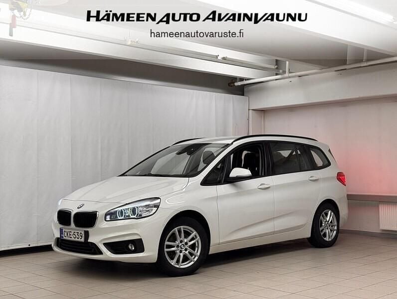 Valkoinen Käytetty 2016 BMW 216 Gran Tourer Comfort Edition Tila-auto | 7 900 € - Kuva 1/4