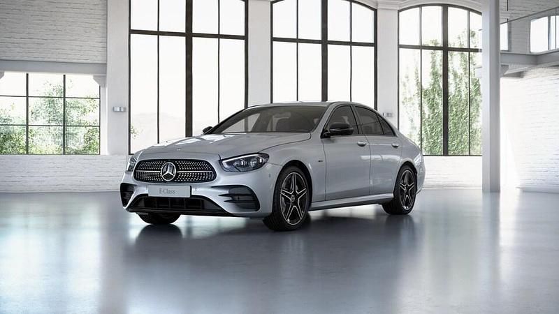 Hopea Käytetty 2020 Mercedes E300 Avantgarde Sedan | 39 900 € (Kallis) - Kuva 1/4