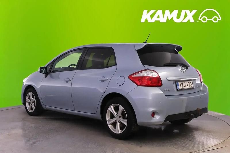 Käytetty Toyota Auris Edition 132 HP (97 kW) 2012 Sininen Sedan