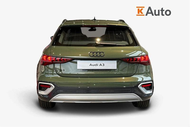 Uusi Audi A3 e-tron 201 HP (147 kW) 2026 Met. vihreä Viistoperä