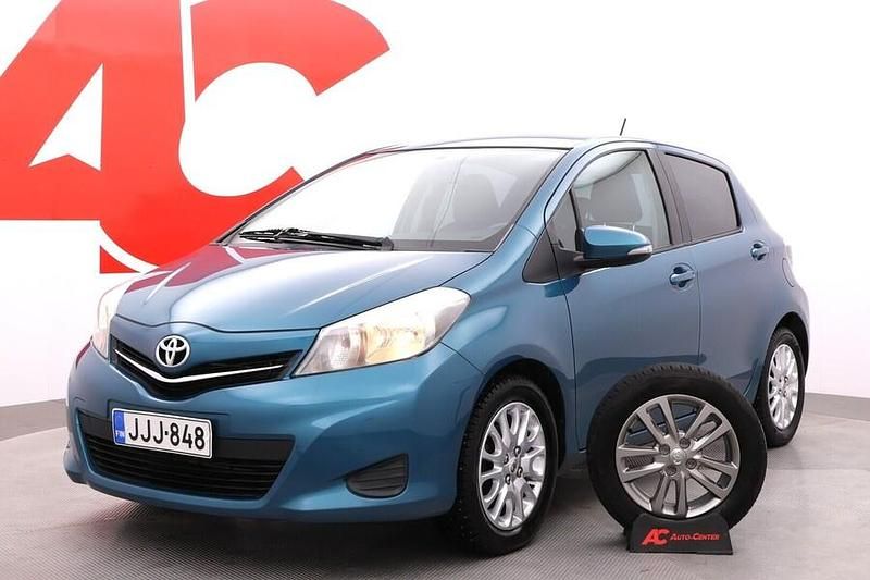 Turkoosi Käytetty 2014 Toyota Yaris Multidrive S Viistoperä | 9 990 € (Perustarjous) - Kuva 1/4