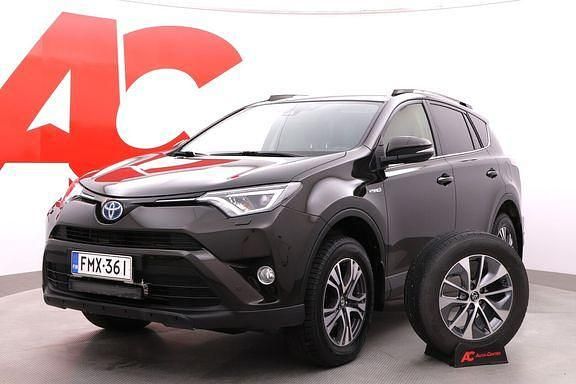 Ruskea (beige) Käytetty 2018 Toyota RAV4 Business Edition Katumaasturi | 26 590 € (Perustarjous) - Kuva 1/4