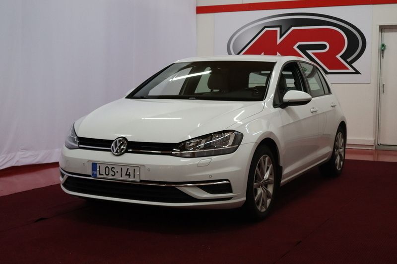 Valkoinen Käytetty 2018 VW Golf VII Comfortline Viistoperä | 15 490 € (Perustarjous) - Kuva 1/4