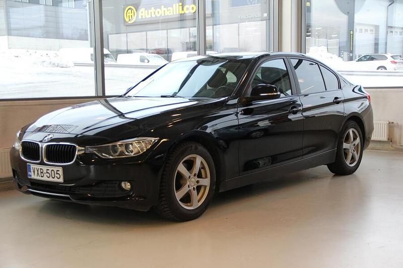 Käytetty BMW 316 116 HP (85 kW) 2013 Musta Sedan