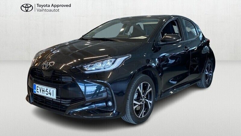 Musta Käytetty 2024 Toyota Yaris Hybrid Edition Viistoperä | 24 490 € (Kallis) - Kuva 1/4