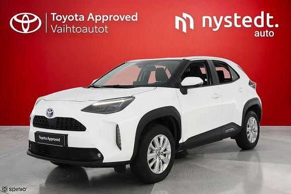 Käytetty Toyota Yaris Cross Active 116 HP (85 kW) 2024 Valkoinen Katumaasturi