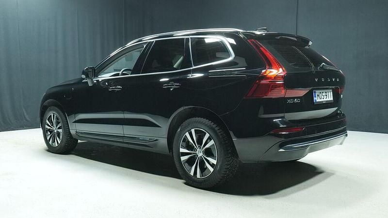 Käytetty Volvo XC60 Core 350 HP (257 kW) 2023 Katumaasturi