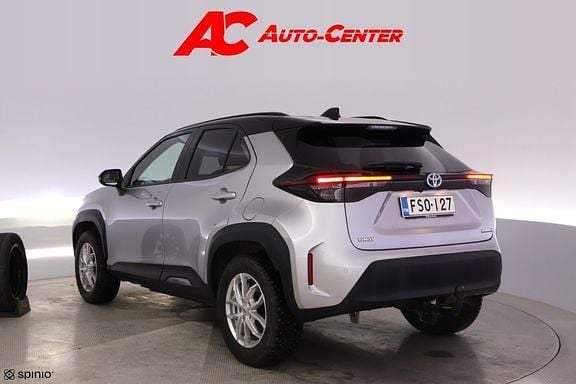 Käytetty Toyota Yaris Cross 114 HP (83 kW) 2022 Hopea Katumaasturi