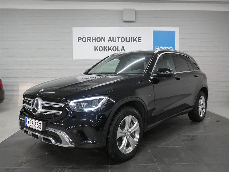 Musta Käytetty 2021 Mercedes GLC300e Business Katumaasturi | 33 900 € (Perustarjous) - Kuva 1/4