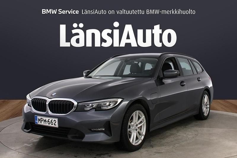 Käytetty BMW 330e Sport Line 292 HP (214 kW) 2021 Harmaa Farmari